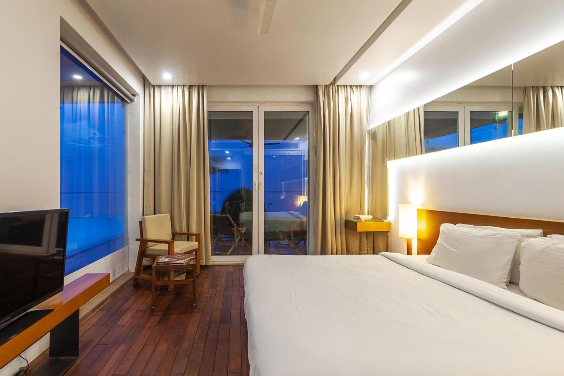 Stayvista At The Rain - River Villa With Infinity Pool Alappuzha Luaran gambar
